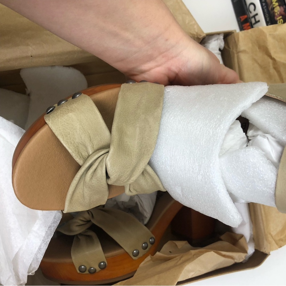 LUCKY Brand Whitneigh Heels Platform Wood Block Sandal - Picture 7 of 13